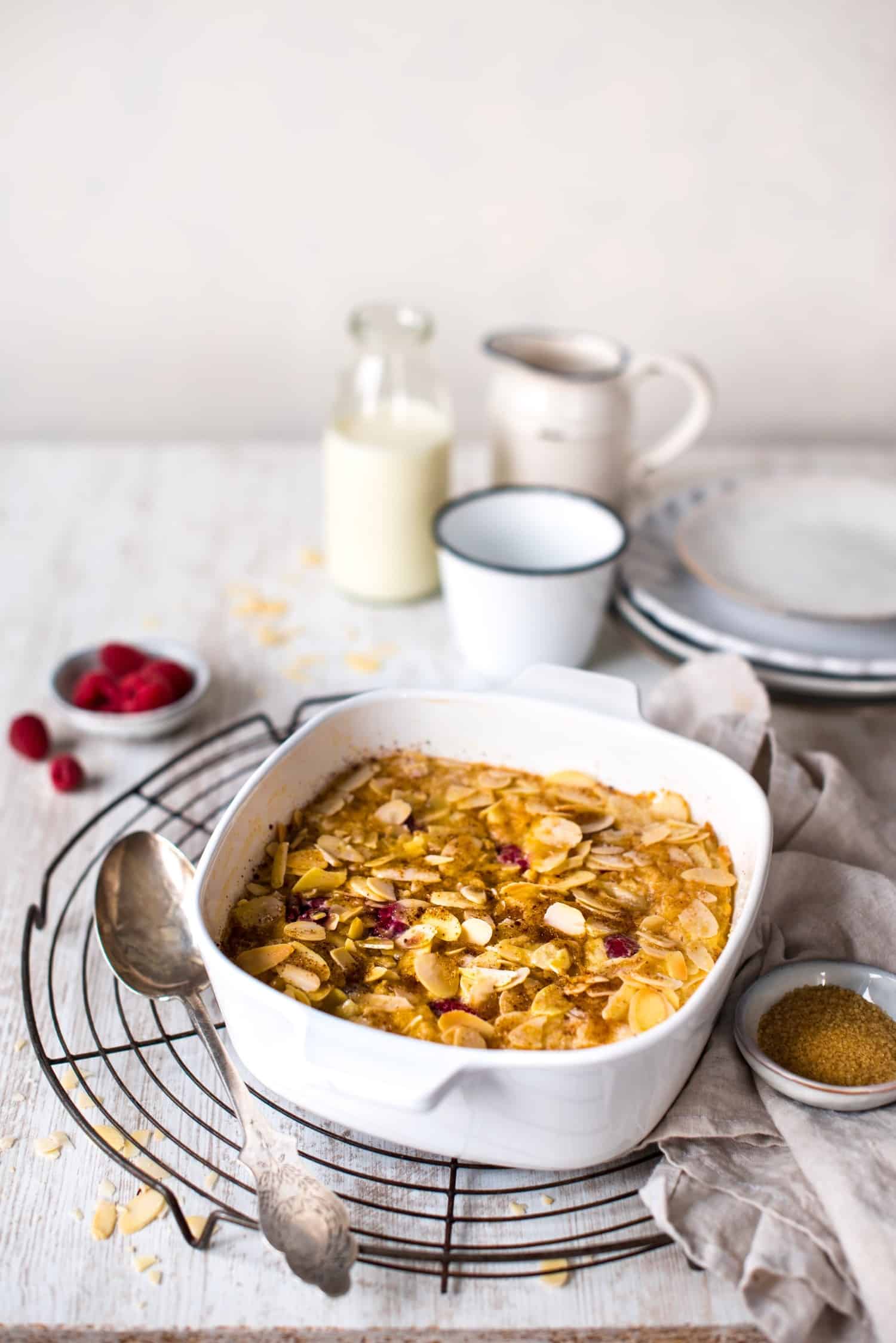 Milchreisauflauf mit Knusperdecke und Himbeeren | Foodio